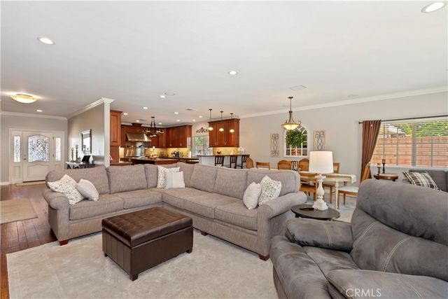 2060 10th, La Verne, CA 91750