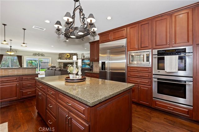 2060 10th, La Verne, CA 91750