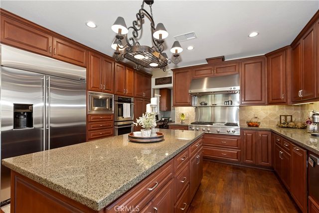 2060 10th, La Verne, CA 91750