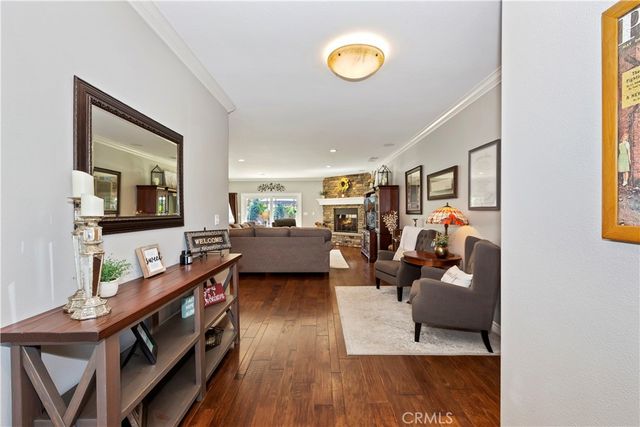 2060 10th, La Verne, CA 91750