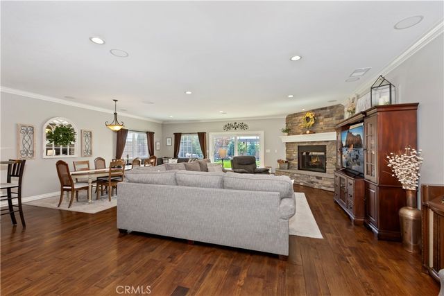 2060 10th, La Verne, CA 91750