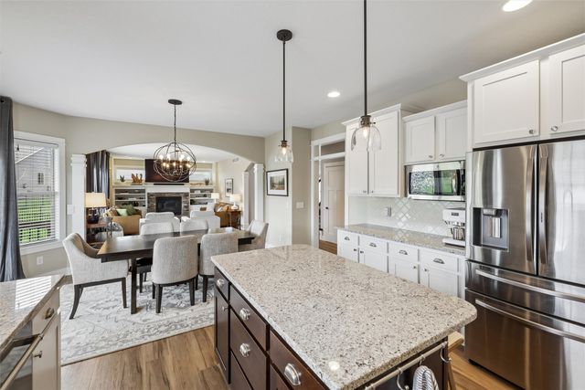 16858 Verona Hills Drive, Clive, IA 50325