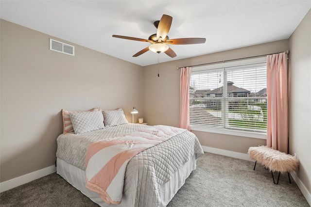 16858 Verona Hills Drive, Clive, IA 50325