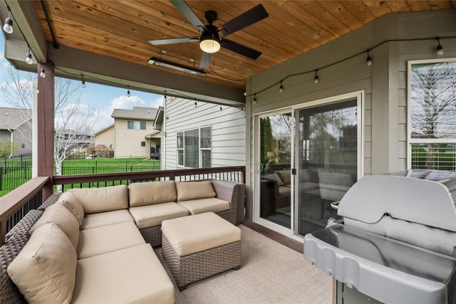 16858 Verona Hills Drive, Clive, IA 50325