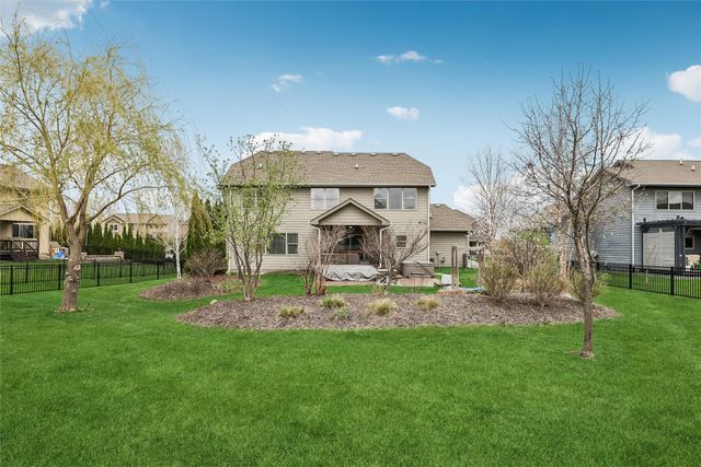 16858 Verona Hills Drive, Clive, IA 50325