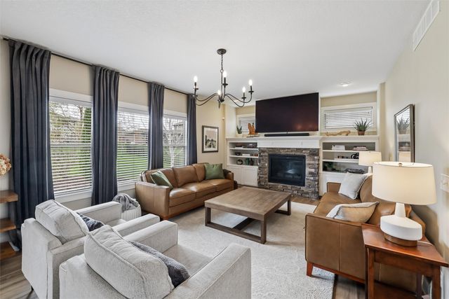 16858 Verona Hills Drive, Clive, IA 50325