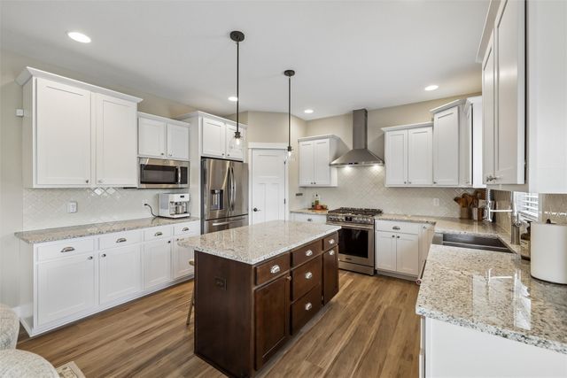 16858 Verona Hills Drive, Clive, IA 50325