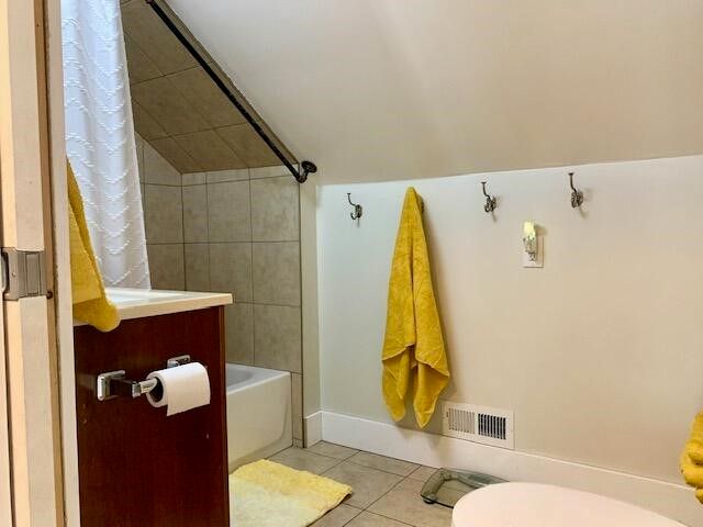 406 N Rowe Street, Ludington, MI 49431