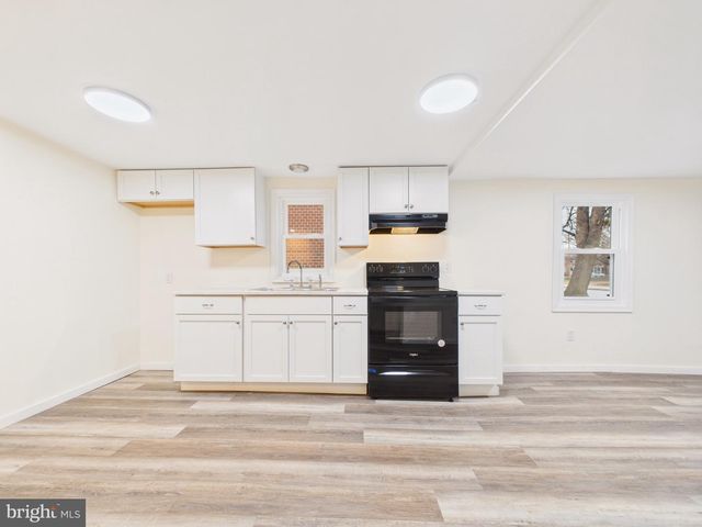 150 W PENN ST, Carlisle, PA 17013