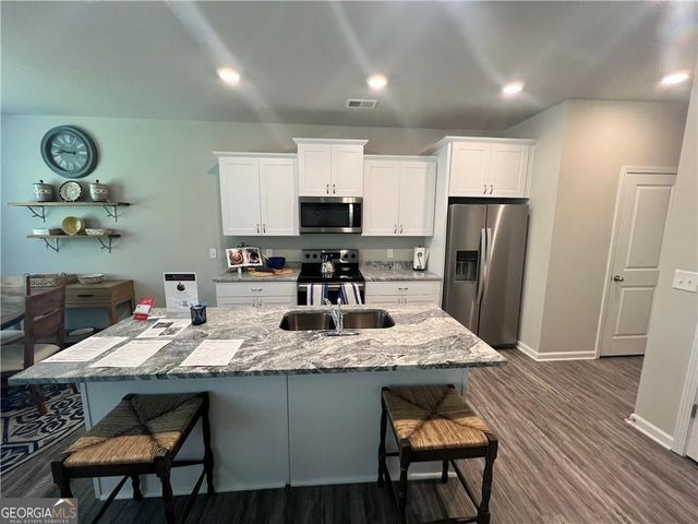 113 Mill Pond Lane, Calhoun, GA 30701