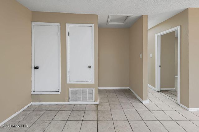 4718 Jackson Avenue, Moss Point, MS 39563