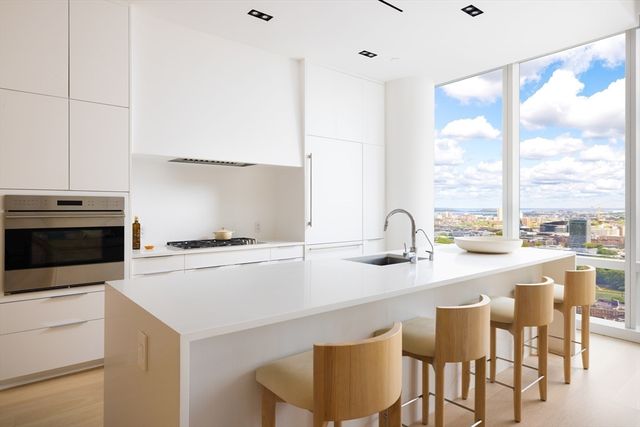 188 Brookline Ave 29B, Boston, MA 02215