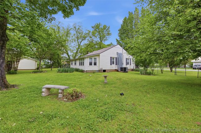 106 Jamestown Street, Tahlequah, OK 74464