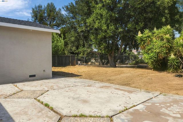 34704 Locke Ave, Fremont, CA 94555