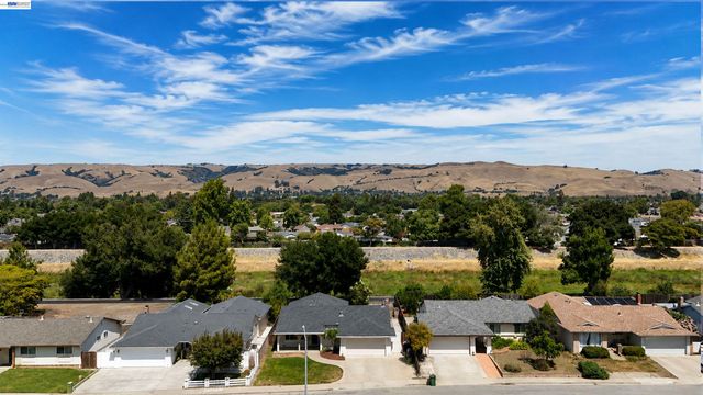 34704 Locke Ave, Fremont, CA 94555