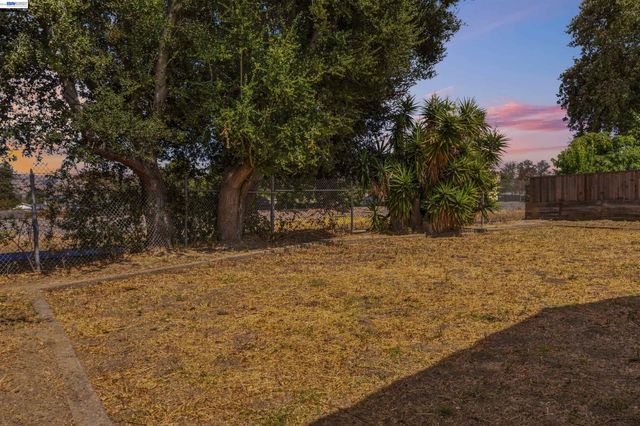 34704 Locke Ave, Fremont, CA 94555