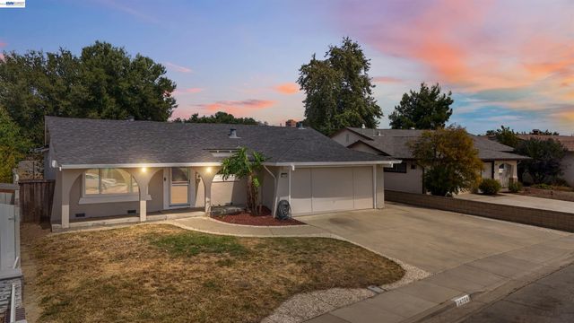 34704 Locke Ave, Fremont, CA 94555