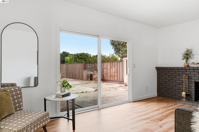 34704 Locke Ave, Fremont, CA 94555