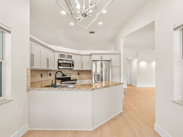 833 Heron Road, Weston, FL 33326