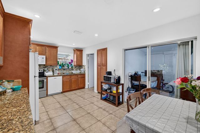 1501 NW 41ST Street, Oakland Park, FL 33309