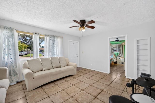 1501 NW 41ST Street, Oakland Park, FL 33309