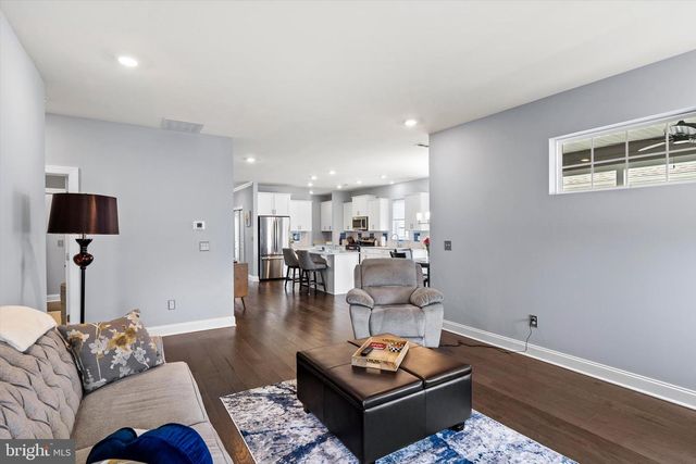 15 MUSEUM DR, Eastampton, NJ 08060