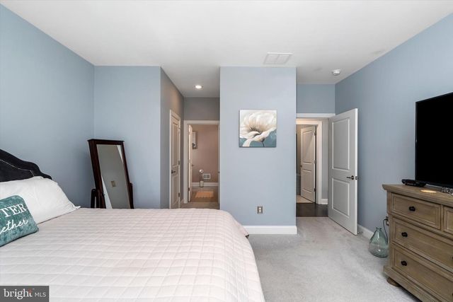 15 MUSEUM DR, Eastampton, NJ 08060