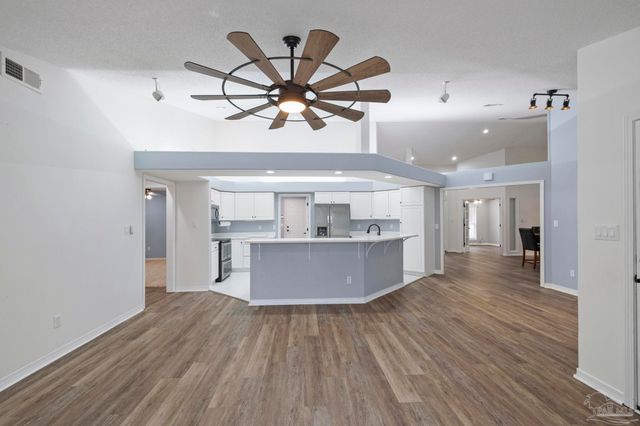 2873 Whisper Lake Dr, Gulf Breeze, FL 32563