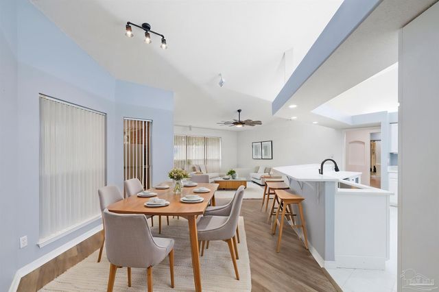 2873 Whisper Lake Dr, Gulf Breeze, FL 32563