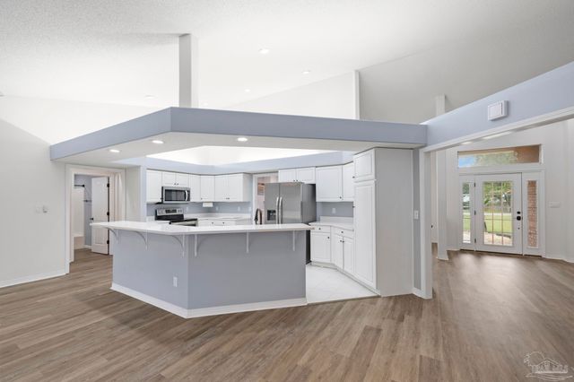 2873 Whisper Lake Dr, Gulf Breeze, FL 32563