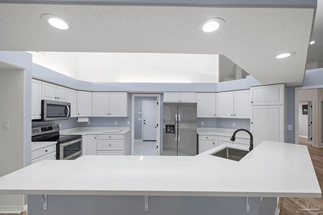 2873 Whisper Lake Dr, Gulf Breeze, FL 32563