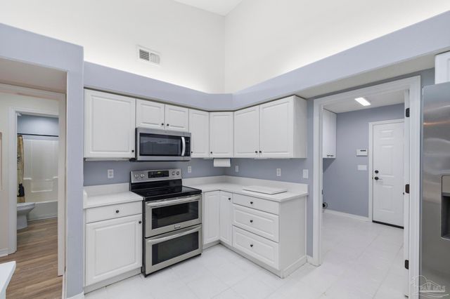 2873 Whisper Lake Dr, Gulf Breeze, FL 32563