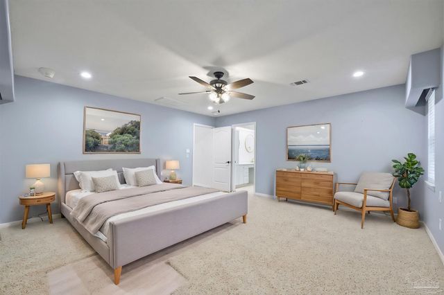 2873 Whisper Lake Dr, Gulf Breeze, FL 32563