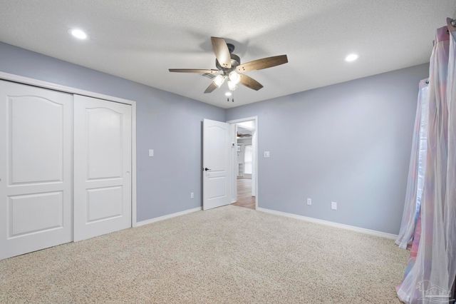 2873 Whisper Lake Dr, Gulf Breeze, FL 32563