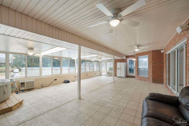 2873 Whisper Lake Dr, Gulf Breeze, FL 32563