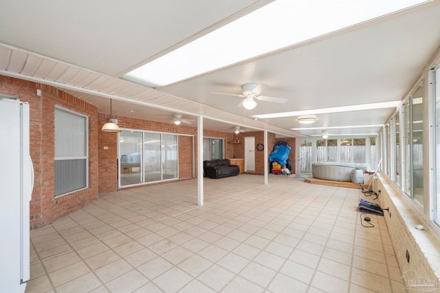 2873 Whisper Lake Dr, Gulf Breeze, FL 32563