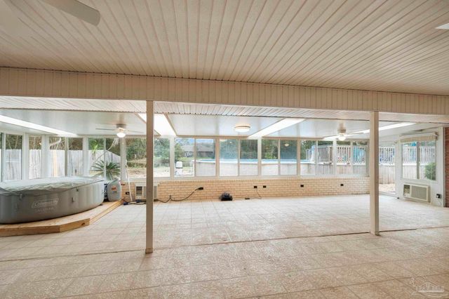 2873 Whisper Lake Dr, Gulf Breeze, FL 32563