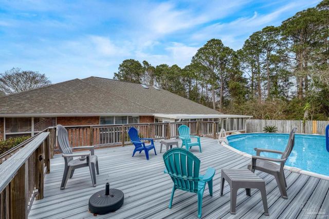 2873 Whisper Lake Dr, Gulf Breeze, FL 32563