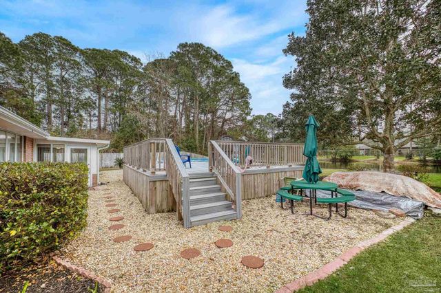 2873 Whisper Lake Dr, Gulf Breeze, FL 32563