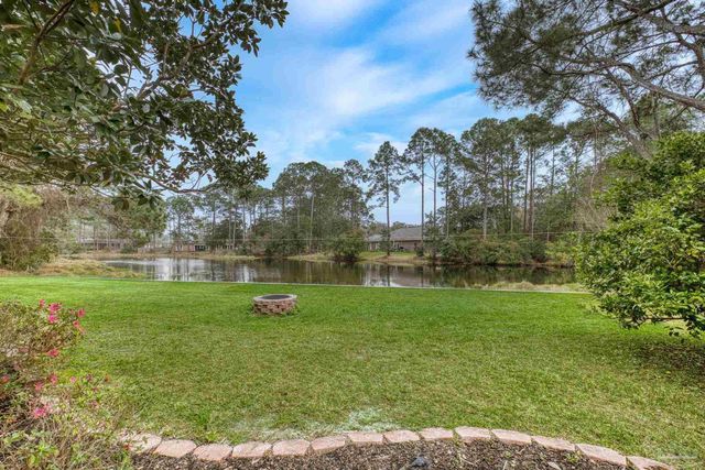 2873 Whisper Lake Dr, Gulf Breeze, FL 32563