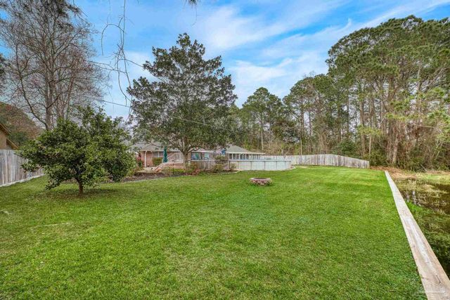 2873 Whisper Lake Dr, Gulf Breeze, FL 32563