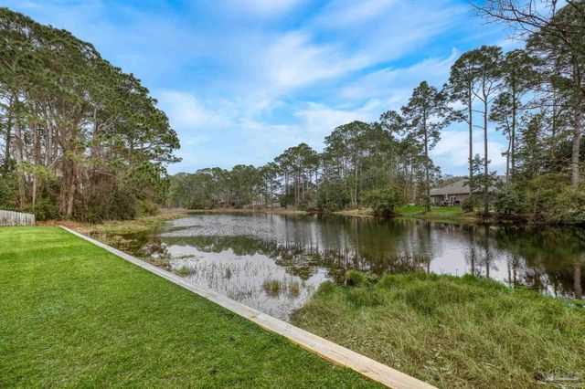 2873 Whisper Lake Dr, Gulf Breeze, FL 32563