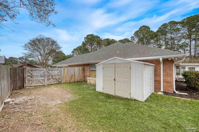 2873 Whisper Lake Dr, Gulf Breeze, FL 32563
