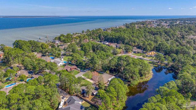 2873 Whisper Lake Dr, Gulf Breeze, FL 32563