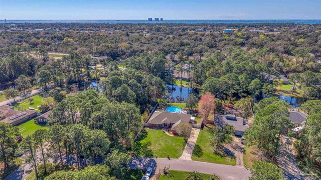 2873 Whisper Lake Dr, Gulf Breeze, FL 32563