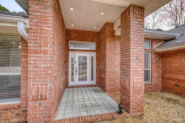 2873 Whisper Lake Dr, Gulf Breeze, FL 32563