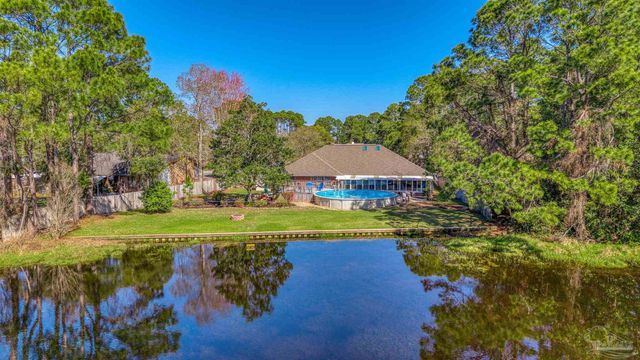 2873 Whisper Lake Dr, Gulf Breeze, FL 32563