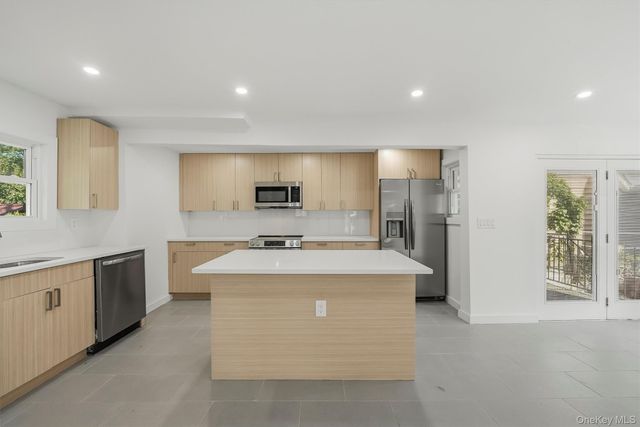 3079 Fearn Place, Bronx, NY 10465