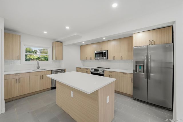3079 Fearn Place, Bronx, NY 10465
