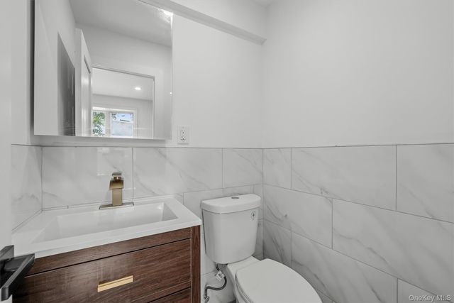 3079 Fearn Place, Bronx, NY 10465